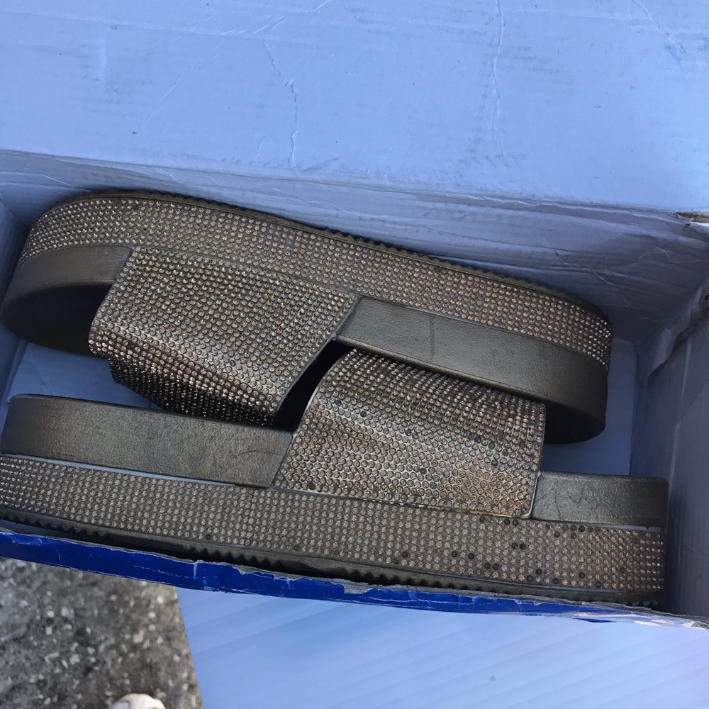 Prima woman’s gold slides - Picture 5 of 6